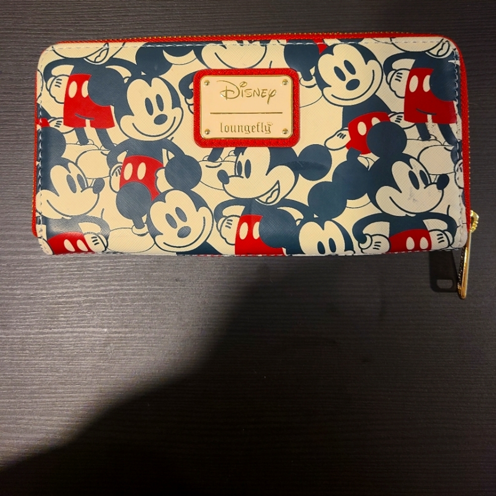 Longefly Disney Wallet, medium size!